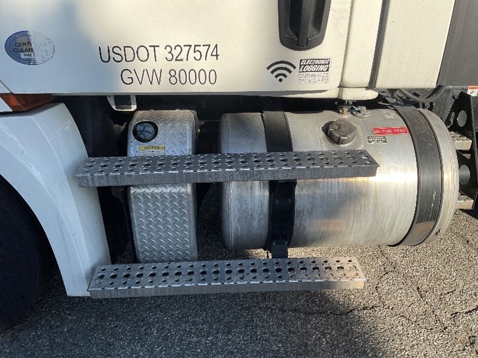 Day Cab Tractor-Heavy Duty Tractors-Freightliner-2021-T12664ST-Torrance-CA-290,142\n\t\tmiles-$ 85,000 - Image 17