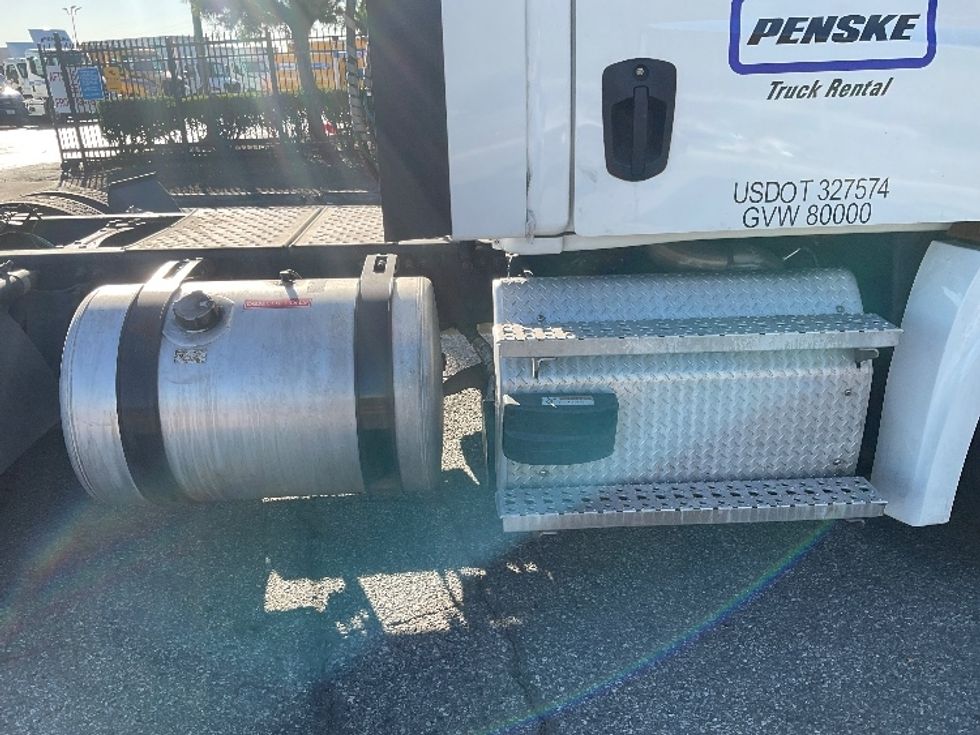 Day Cab Tractor-Heavy Duty Tractors-Freightliner-2021-T12664ST-Torrance-CA-290,142\n\t\tmiles-$ 85,000 - Image 19