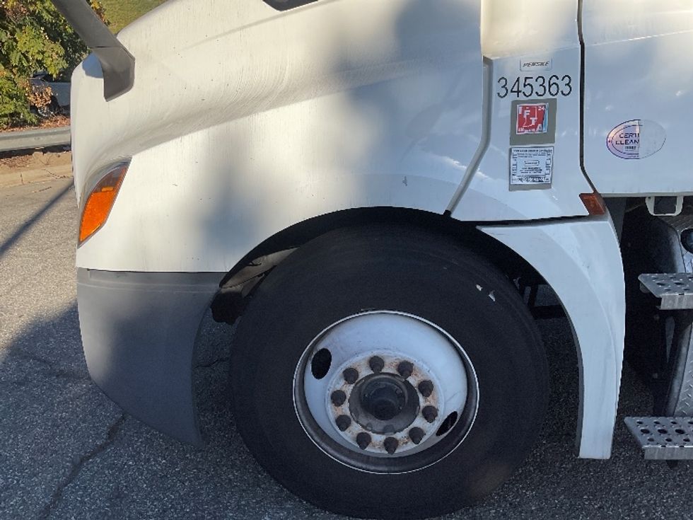 Day Cab Tractor-Heavy Duty Tractors-Freightliner-2021-T12664ST-Torrance-CA-290,142\n\t\tmiles-$ 85,000 - Image 20