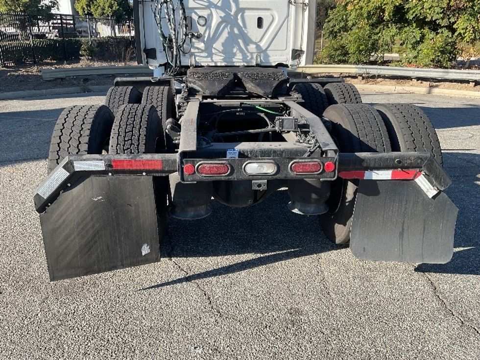 Day Cab Tractor-Heavy Duty Tractors-Freightliner-2021-T12664ST-Torrance-CA-290,142\n\t\tmiles-$ 85,000 - Image 21