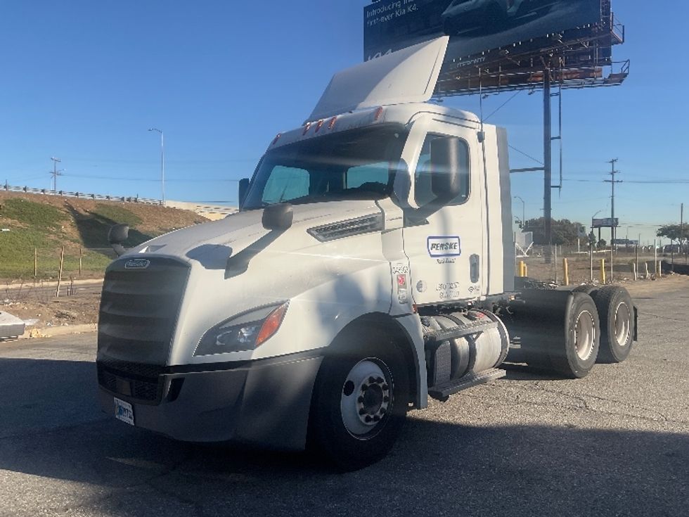 Day Cab Tractor-Heavy Duty Tractors-Freightliner-2021-T12664ST-Torrance-CA-290,142\n\t\tmiles-$ 85,000 - Image 3