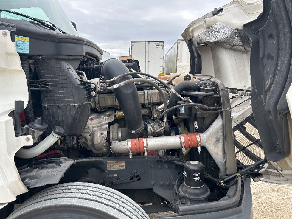 Day Cab Tractor-Heavy Duty Tractors-Freightliner-2021-T12664ST-Valdosta-GA-513,041\n\t\tmiles-$ 47,000 - Image 15