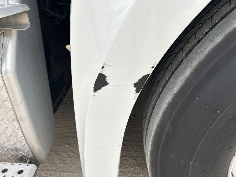 Day Cab Tractor-Heavy Duty Tractors-Freightliner-2021-T12664ST-Valdosta-GA-513,041\n\t\tmiles-$ 47,000 - Image 19