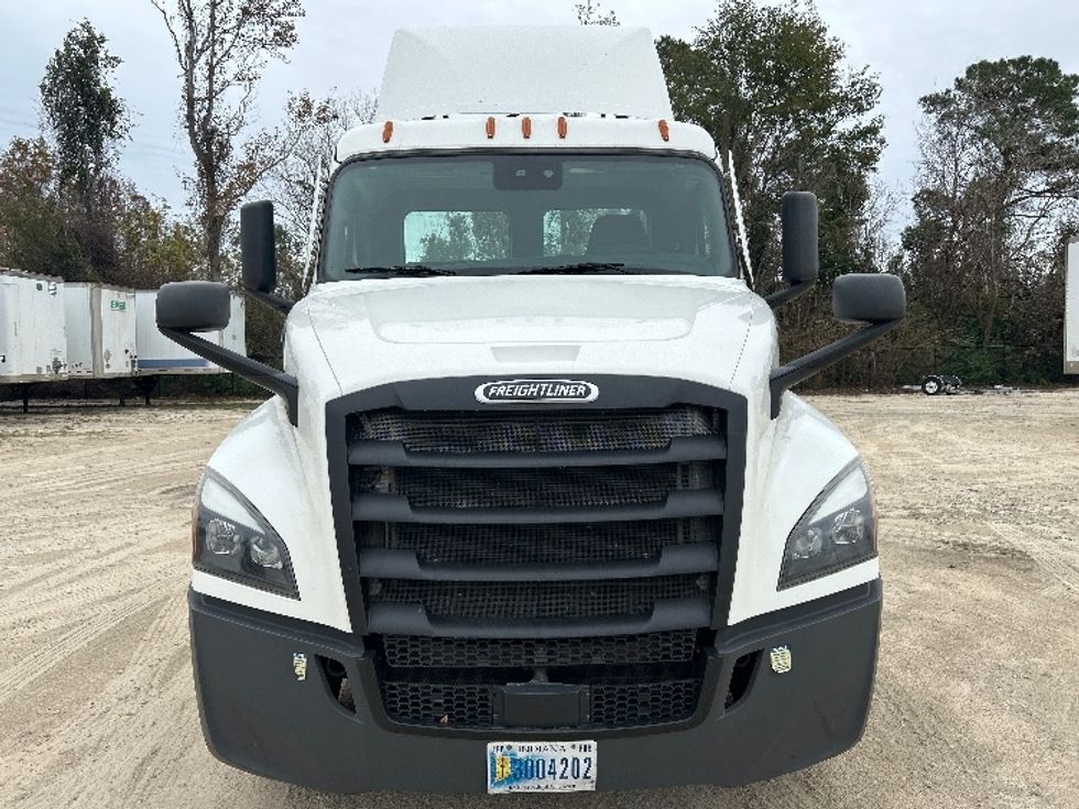Day Cab Tractor-Heavy Duty Tractors-Freightliner-2021-T12664ST-Valdosta-GA-513,041\n\t\tmiles-$ 47,000 - Image 2