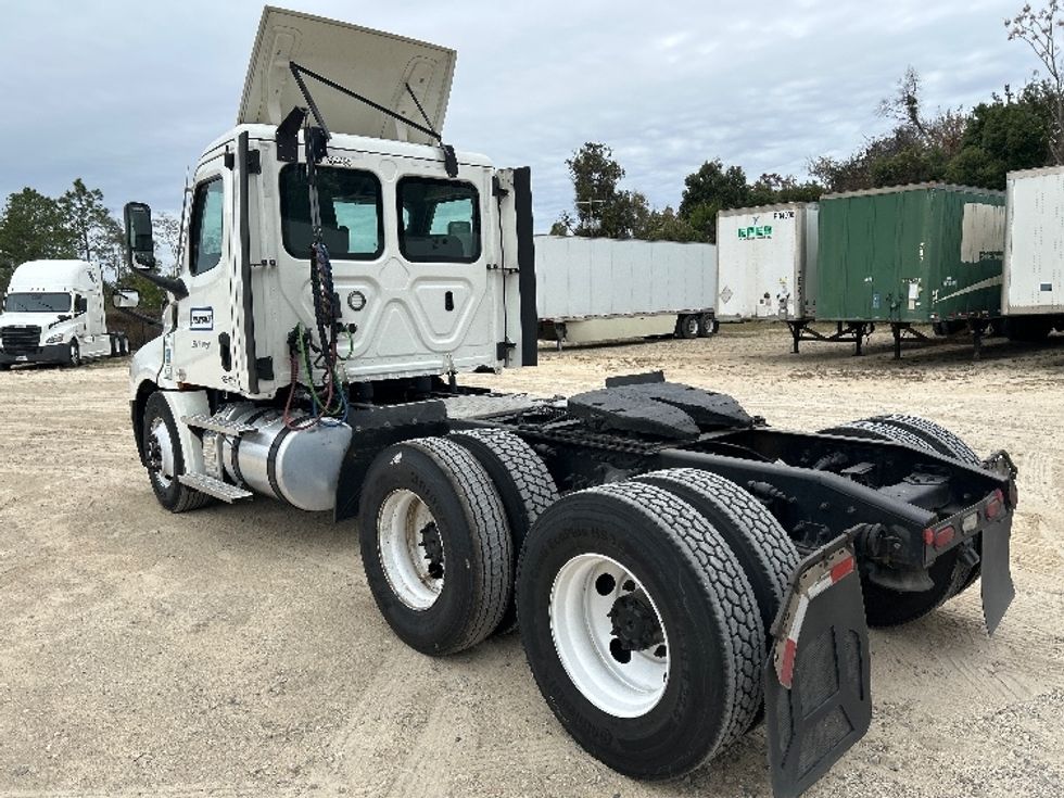 Day Cab Tractor-Heavy Duty Tractors-Freightliner-2021-T12664ST-Valdosta-GA-513,041\n\t\tmiles-$ 47,000 - Image 5