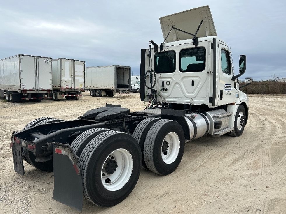 Day Cab Tractor-Heavy Duty Tractors-Freightliner-2021-T12664ST-Valdosta-GA-513,041\n\t\tmiles-$ 47,000 - Image 7