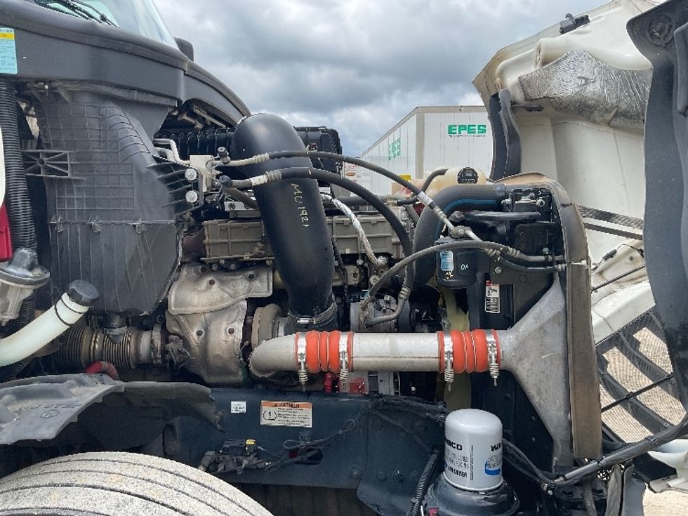 Day Cab Tractor-Heavy Duty Tractors-Freightliner-2021-T12664ST-Valdosta-GA-541,806\n\t\tmiles-$ 44,000 - Image 15