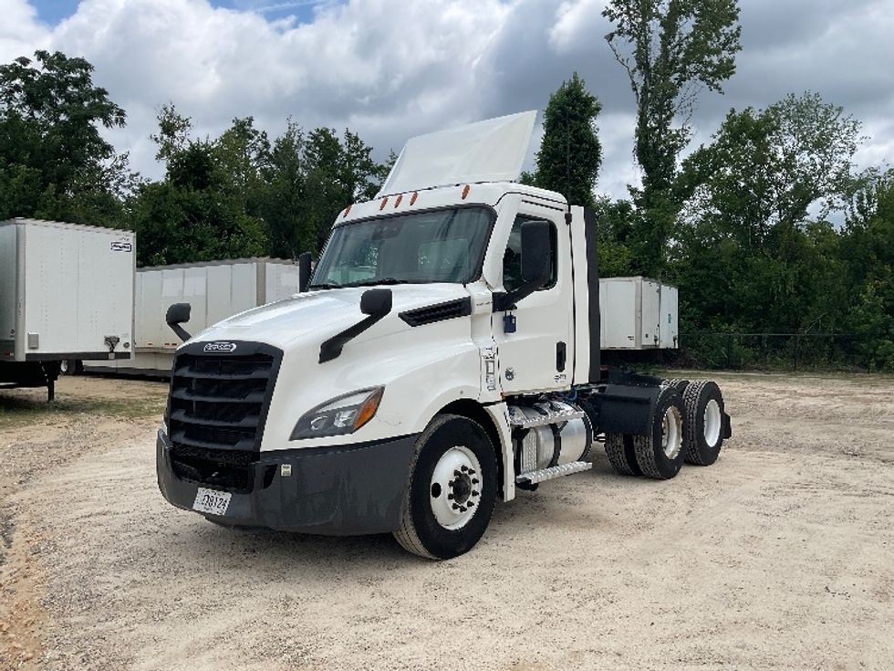 Day Cab Tractor-Heavy Duty Tractors-Freightliner-2021-T12664ST-Valdosta-GA-541,806\n\t\tmiles-$ 44,000 - Image 3
