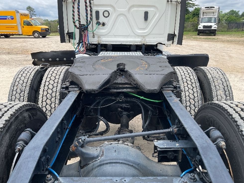 Day Cab Tractor-Heavy Duty Tractors-Freightliner-2021-T12664ST-Valdosta-GA-541,806\n\t\tmiles-$ 44,000 - Image 6