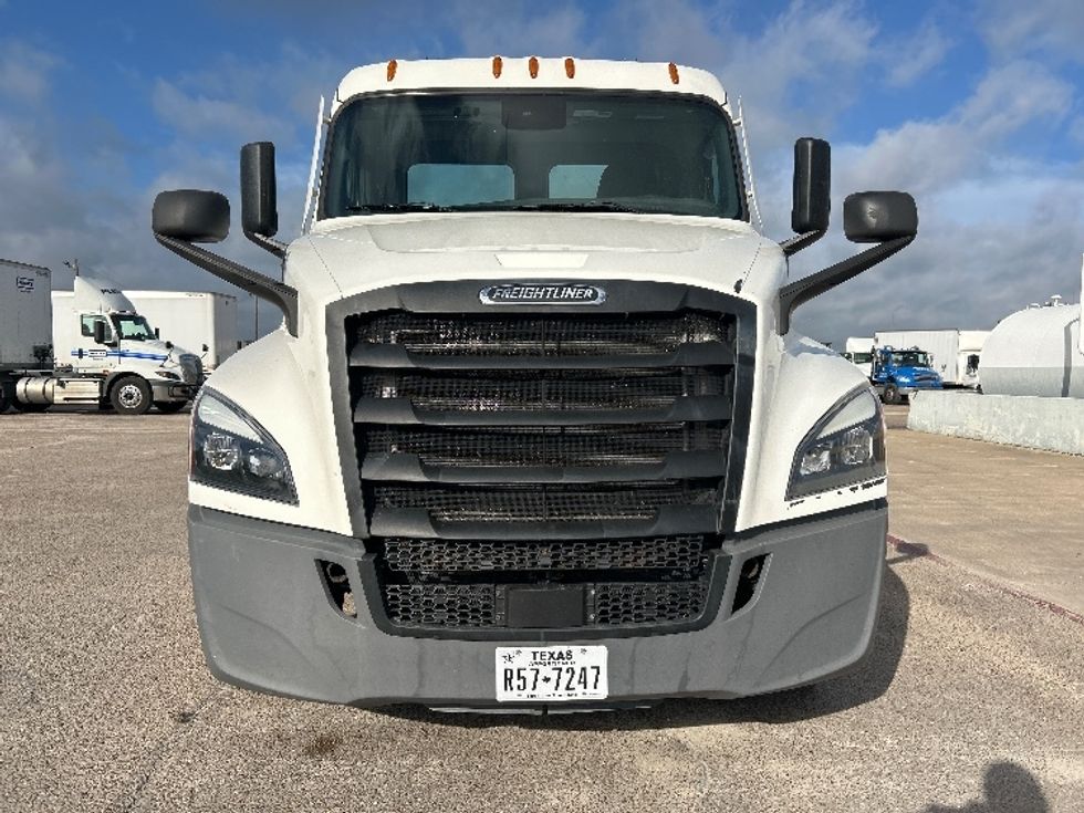 Day Cab Tractor-Heavy Duty Tractors-Freightliner-2021-T12664ST-Waco-TX-317,426\n\t\tmiles-$ 70,250 - Image 2