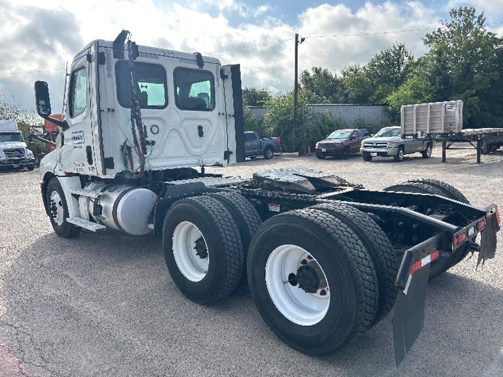 Day Cab Tractor-Heavy Duty Tractors-Freightliner-2021-T12664ST-Waco-TX-317,426\n\t\tmiles-$ 70,250 - Image 5