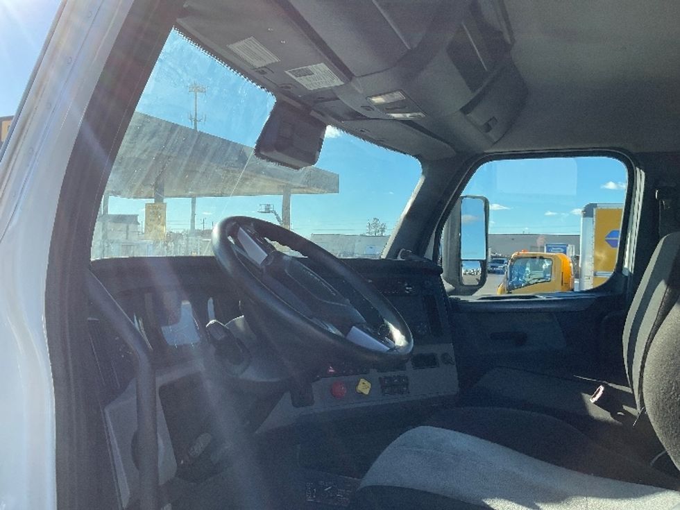 Day Cab Tractor-Heavy Duty Tractors-Freightliner-2021-T12664ST-Warren-MI-628,617\n\t\tmiles-$ 27,250 - Image 10