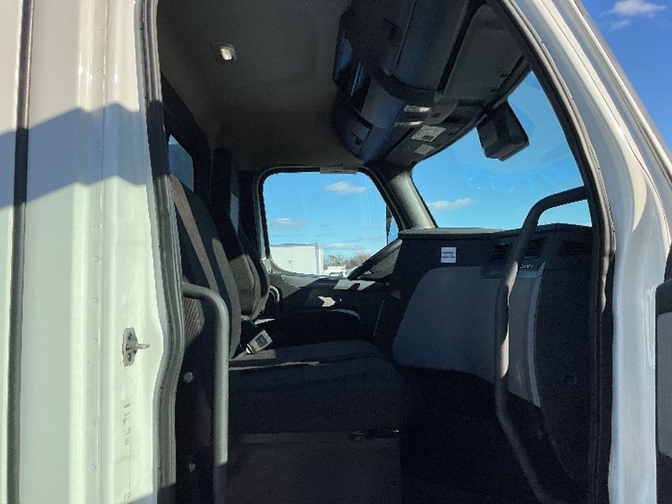 Day Cab Tractor-Heavy Duty Tractors-Freightliner-2021-T12664ST-Warren-MI-628,617\n\t\tmiles-$ 27,250 - Image 14