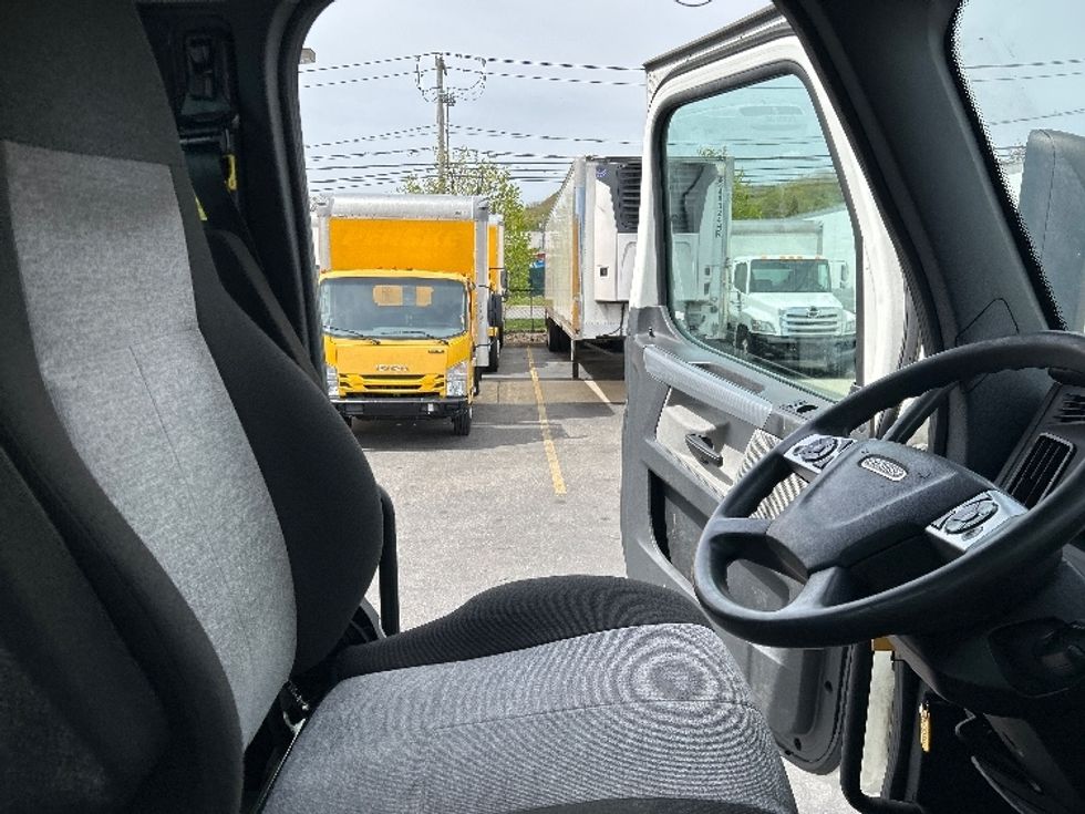 Day Cab Tractor-Heavy Duty Tractors-Freightliner-2021-T12664ST-West Babylon-NY-262,425\n\t\tmiles-$ 60,500 - Image 14