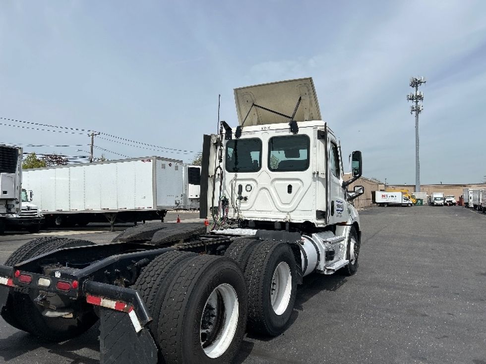 Day Cab Tractor-Heavy Duty Tractors-Freightliner-2021-T12664ST-West Babylon-NY-262,425\n\t\tmiles-$ 60,500 - Image 7
