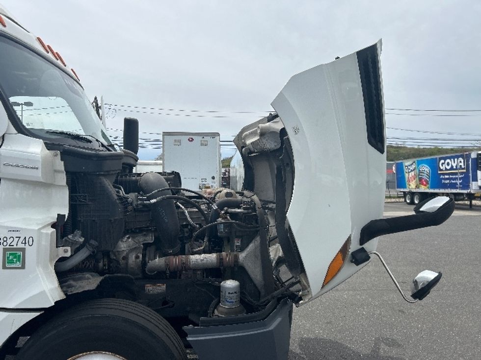 Day Cab Tractor-Heavy Duty Tractors-Freightliner-2021-T12664ST-West Babylon-NY-294,237\n\t\tmiles-$ 58,750 - Image 14