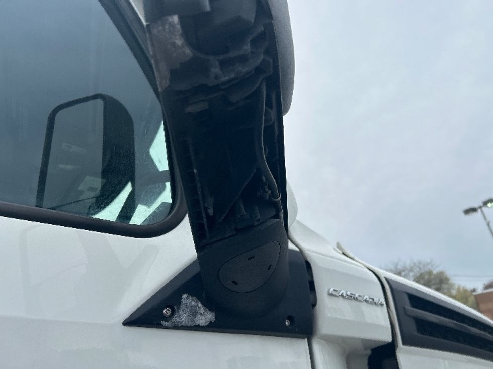 Day Cab Tractor-Heavy Duty Tractors-Freightliner-2021-T12664ST-West Babylon-NY-294,237\n\t\tmiles-$ 58,750 - Image 16