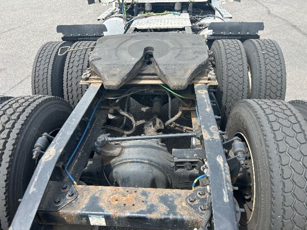 Day Cab Tractor-Heavy Duty Tractors-Freightliner-2021-T12664ST-West Babylon-NY-294,237\n\t\tmiles-$ 58,750 - Image 6