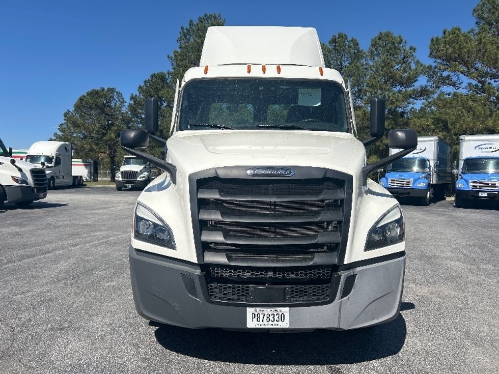 Day Cab Tractor-Heavy Duty Tractors-Freightliner-2021-T12664ST-West Columbia-SC-131,086\n\t\tmiles-$ 74,750 - Image 2