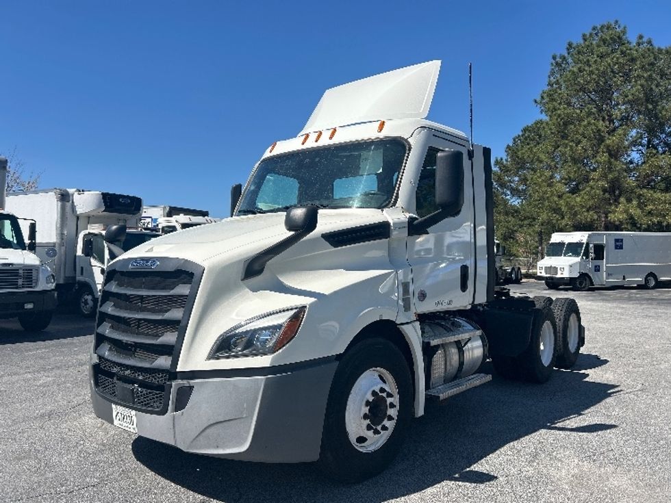 Day Cab Tractor-Heavy Duty Tractors-Freightliner-2021-T12664ST-West Columbia-SC-131,086\n\t\tmiles-$ 74,750 - Image 3