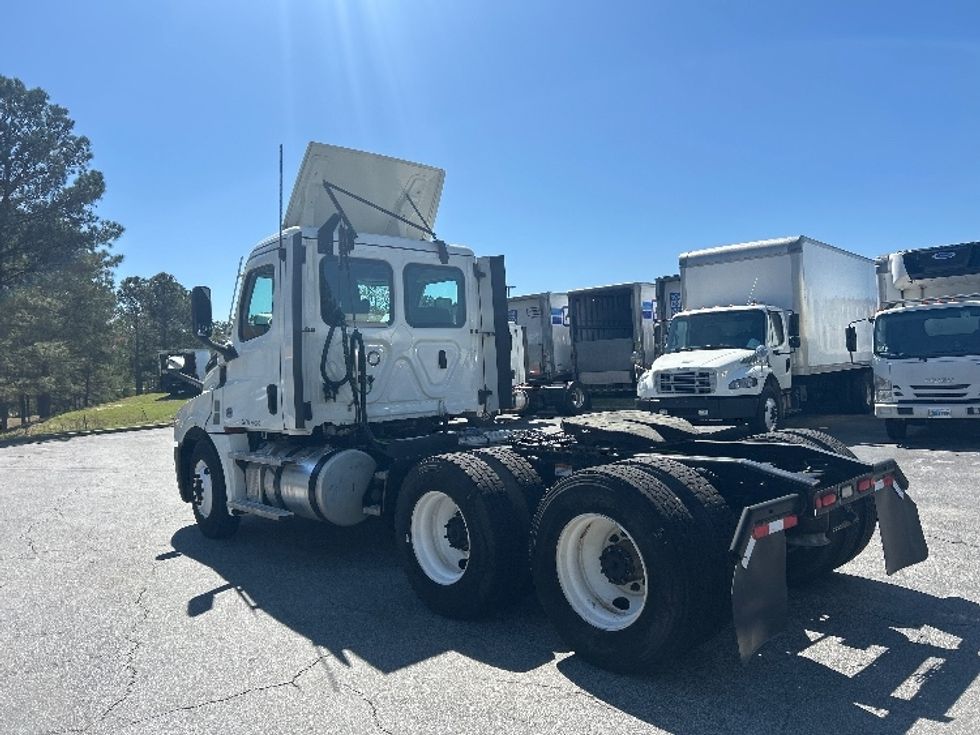 Day Cab Tractor-Heavy Duty Tractors-Freightliner-2021-T12664ST-West Columbia-SC-131,086\n\t\tmiles-$ 74,750 - Image 5
