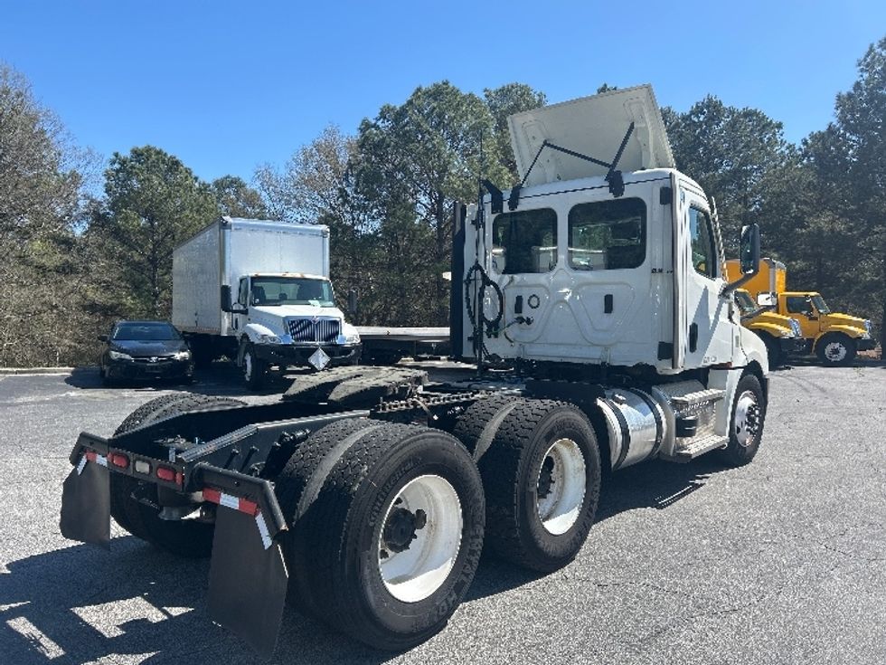 Day Cab Tractor-Heavy Duty Tractors-Freightliner-2021-T12664ST-West Columbia-SC-131,086\n\t\tmiles-$ 74,750 - Image 7