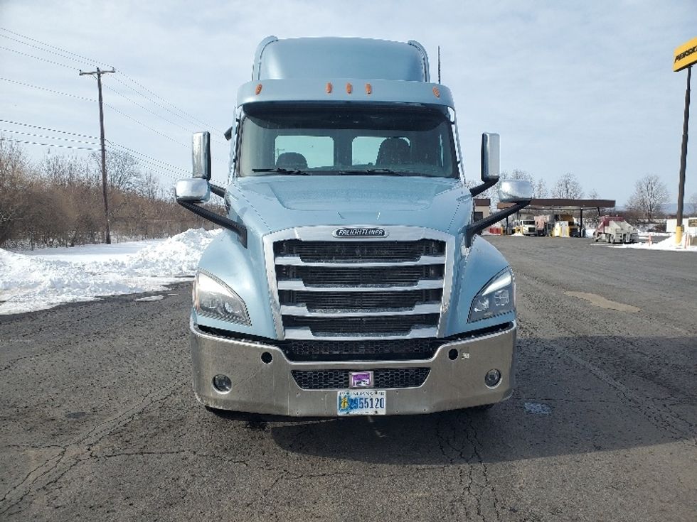 Day Cab Tractor-Heavy Duty Tractors-Freightliner-2021-T12664ST-White Deer-PA-283,500\n\t\tmiles-$ 58,250 - Image 2