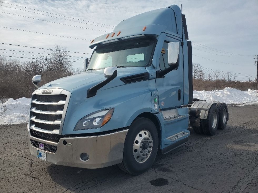 Day Cab Tractor-Heavy Duty Tractors-Freightliner-2021-T12664ST-White Deer-PA-283,500\n\t\tmiles-$ 58,250 - Image 3