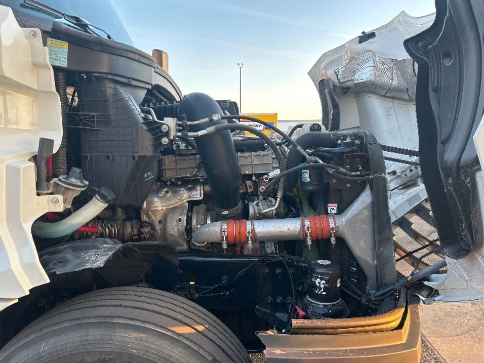 Day Cab Tractor-Heavy Duty Tractors-Freightliner-2021-T12664ST-White Deer-PA-93,306\n\t\tmiles-$ 66,750 - Image 15