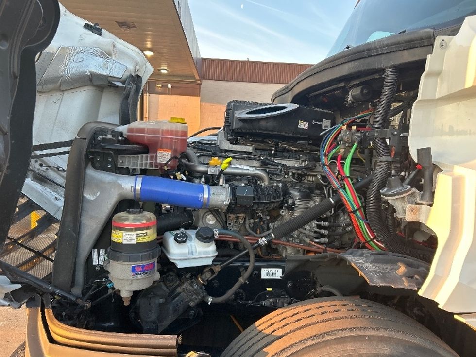 Day Cab Tractor-Heavy Duty Tractors-Freightliner-2021-T12664ST-White Deer-PA-93,306\n\t\tmiles-$ 66,750 - Image 16