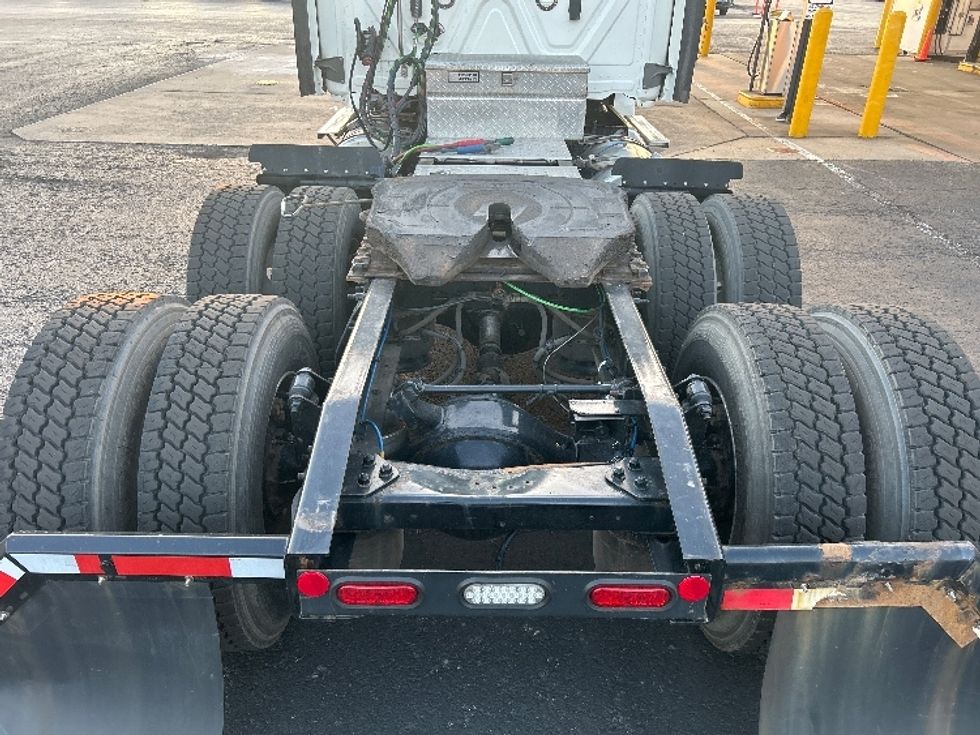 Day Cab Tractor-Heavy Duty Tractors-Freightliner-2021-T12664ST-White Deer-PA-93,306\n\t\tmiles-$ 66,750 - Image 6