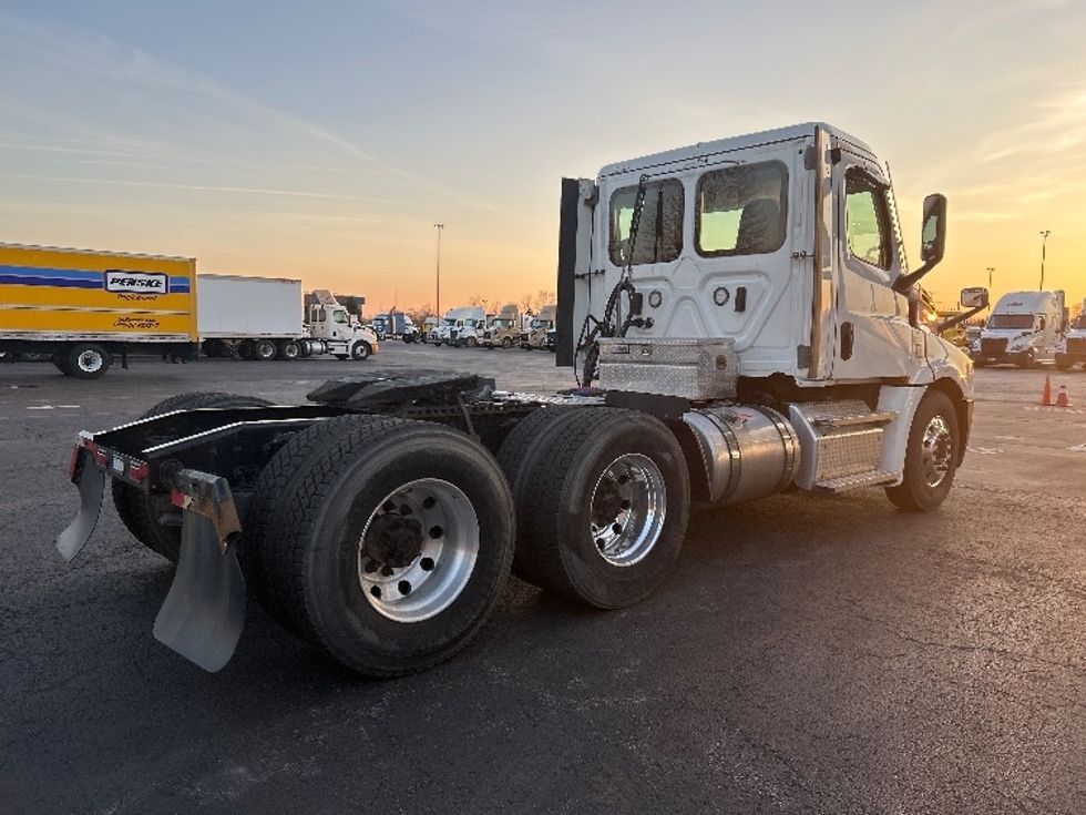 Day Cab Tractor-Heavy Duty Tractors-Freightliner-2021-T12664ST-White Deer-PA-93,306\n\t\tmiles-$ 66,750 - Image 7