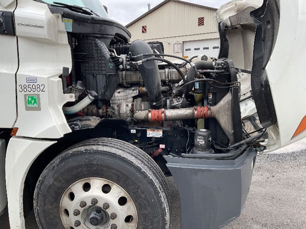 Day Cab Tractor-Heavy Duty Tractors-Freightliner-2021-T12664ST-Whitesboro-NY-527,251\n\t\tmiles-$ 41,250 - Image 15
