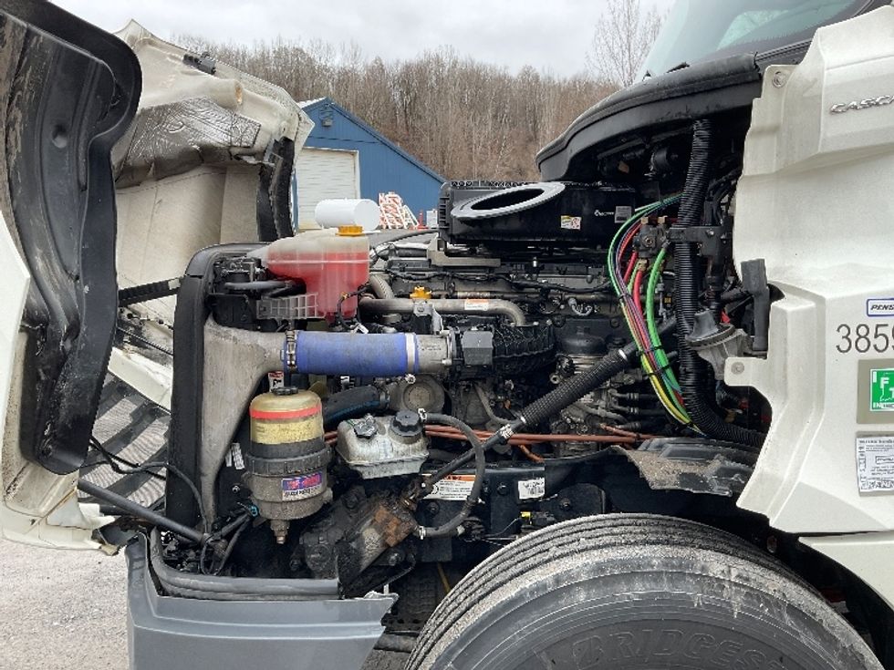 Day Cab Tractor-Heavy Duty Tractors-Freightliner-2021-T12664ST-Whitesboro-NY-527,251\n\t\tmiles-$ 41,250 - Image 16