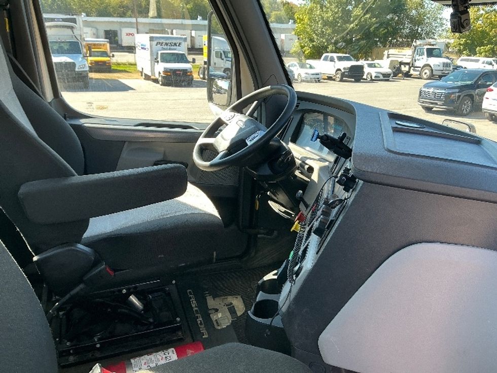 Day Cab Tractor-Heavy Duty Tractors-Freightliner-2021-T12664ST-Wilkes Barre-PA-401,994\n\t\tmiles-$ 53,000 - Image 14