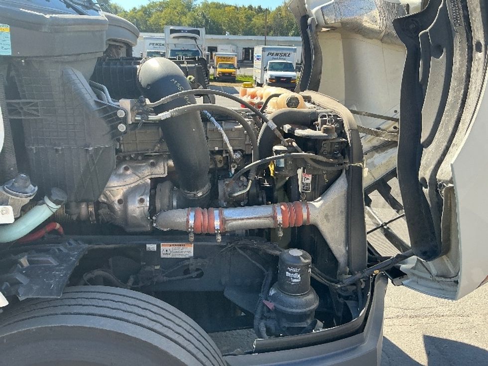 Day Cab Tractor-Heavy Duty Tractors-Freightliner-2021-T12664ST-Wilkes Barre-PA-401,994\n\t\tmiles-$ 53,000 - Image 15