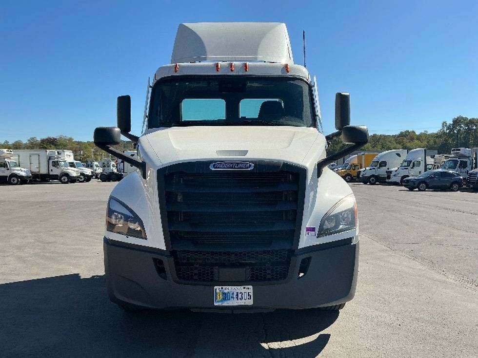 Day Cab Tractor-Heavy Duty Tractors-Freightliner-2021-T12664ST-Wilkes Barre-PA-401,994\n\t\tmiles-$ 53,000 - Image 2