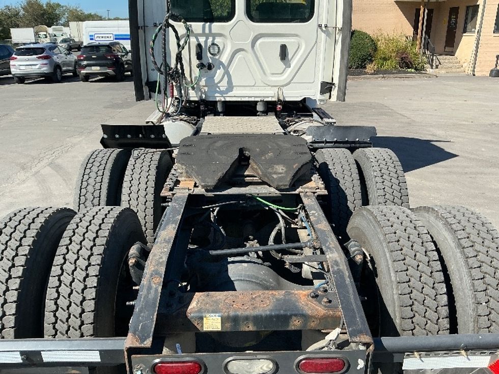 Day Cab Tractor-Heavy Duty Tractors-Freightliner-2021-T12664ST-Wilkes Barre-PA-401,994\n\t\tmiles-$ 53,000 - Image 6