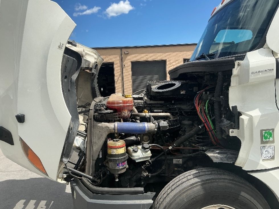 Day Cab Tractor-Heavy Duty Tractors-Freightliner-2021-T12664ST-Wilkes Barre-PA-599,374\n\t\tmiles-$ 36,500 - Image 16