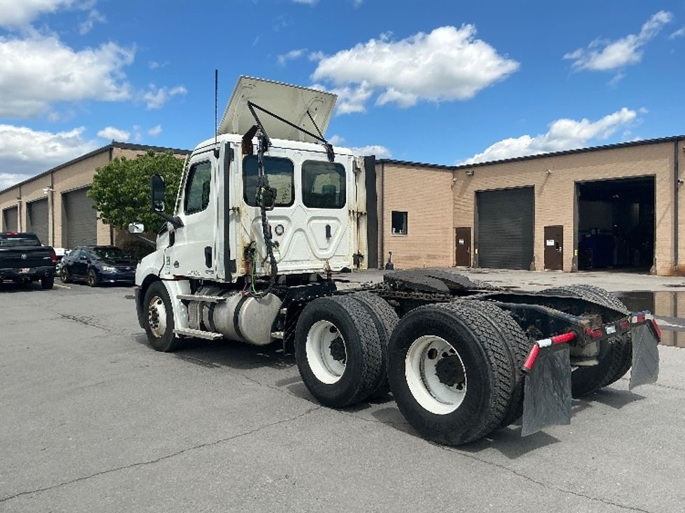 Day Cab Tractor-Heavy Duty Tractors-Freightliner-2021-T12664ST-Wilkes Barre-PA-599,374\n\t\tmiles-$ 36,500 - Image 5