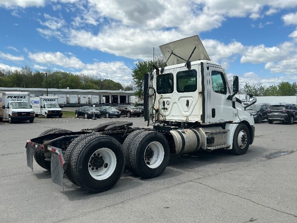 Day Cab Tractor-Heavy Duty Tractors-Freightliner-2021-T12664ST-Wilkes Barre-PA-599,374\n\t\tmiles-$ 36,500 - Image 7