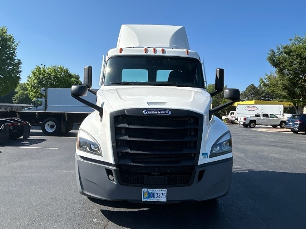 Day Cab Tractor-Heavy Duty Tractors-Freightliner-2021-T12664ST-Winston Salem-NC-482,062\n\t\tmiles-$ 53,250 - Image 2