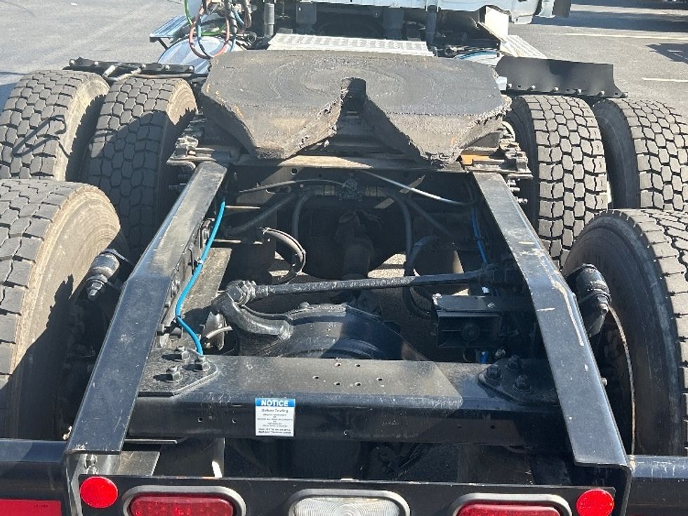 Day Cab Tractor-Heavy Duty Tractors-Freightliner-2021-T12664ST-Winston Salem-NC-482,062\n\t\tmiles-$ 53,250 - Image 6