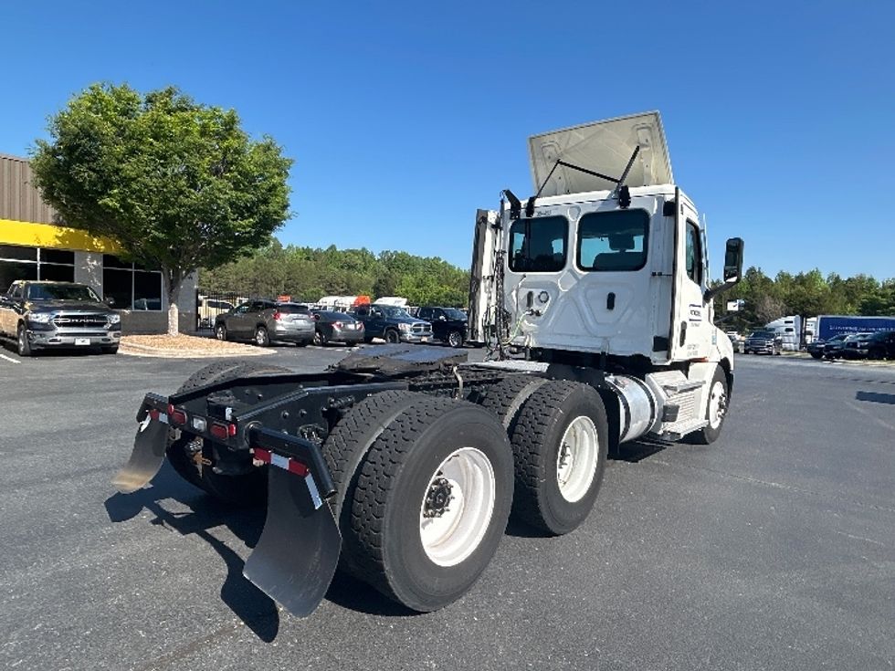 Day Cab Tractor-Heavy Duty Tractors-Freightliner-2021-T12664ST-Winston Salem-NC-482,062\n\t\tmiles-$ 53,250 - Image 7