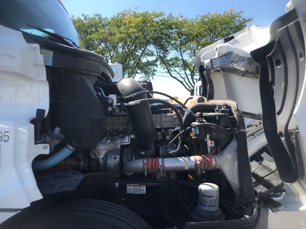 Day Cab Tractor-Heavy Duty Tractors-Freightliner-2021-T12664ST-York-PA-333,566\n\t\tmiles-$ 61,250 - Image 15