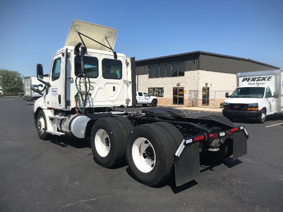 Day Cab Tractor-Heavy Duty Tractors-Freightliner-2021-T12664ST-York-PA-333,566\n\t\tmiles-$ 61,250 - Image 5