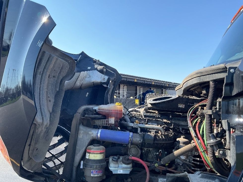 Day Cab Tractor-Heavy Duty Tractors-Freightliner-2021-T12664ST-Youngstown-OH-370,843\n\t\tmiles-$ 49,500 - Image 16