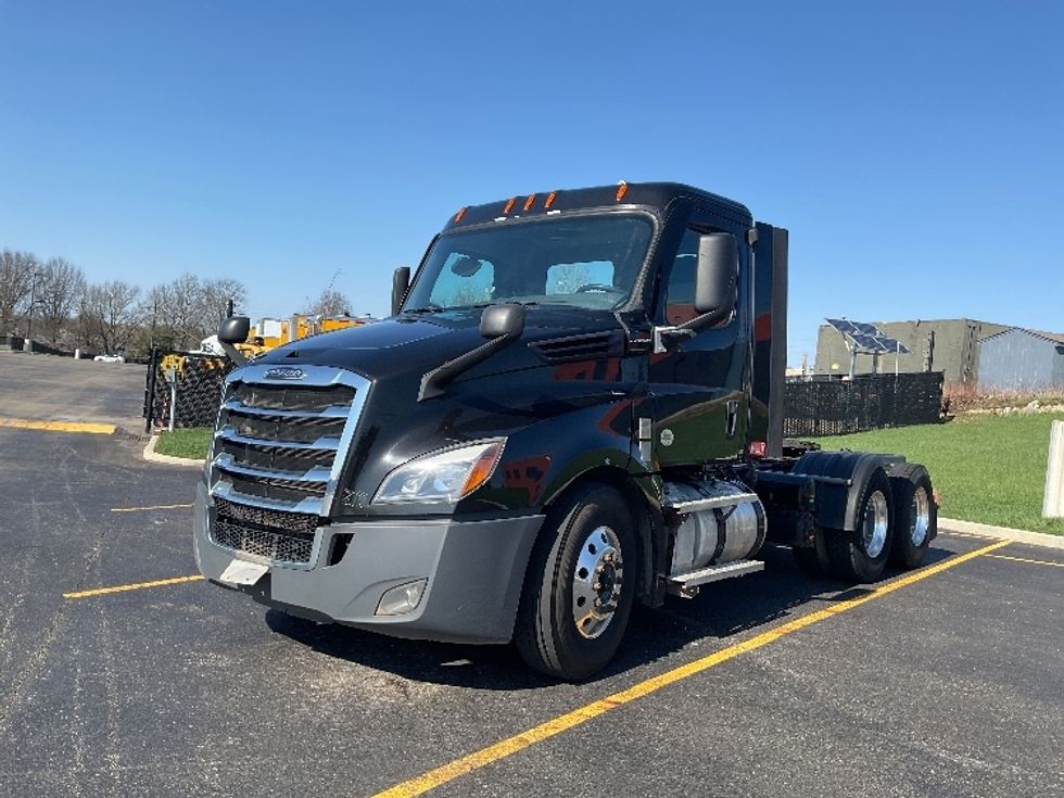 Day Cab Tractor-Heavy Duty Tractors-Freightliner-2021-T12664ST-Youngstown-OH-370,843\n\t\tmiles-$ 49,500 - Image 3