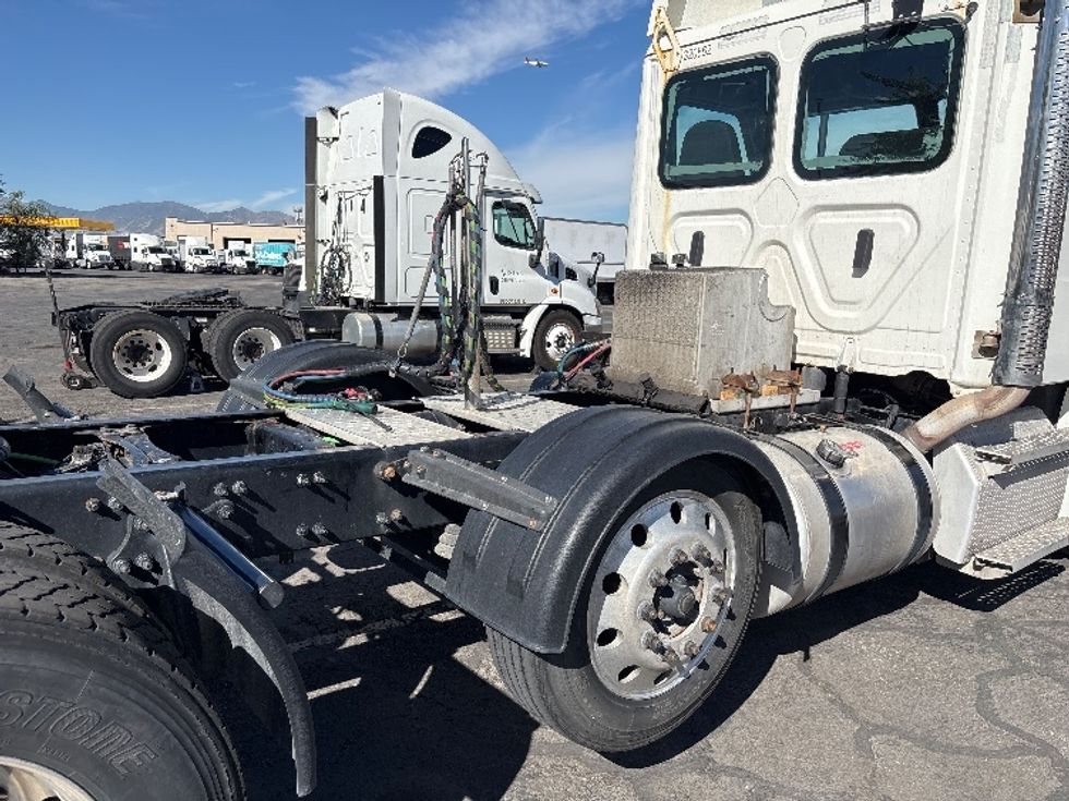Day Cab Tractor-Heavy Duty Tractors-Freightliner-2021-T12684ST-Salt Lake City-UT-327,959\n\t\tmiles-$ 88,750 - Image 18