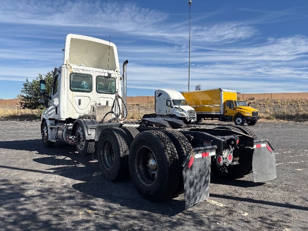 Day Cab Tractor-Heavy Duty Tractors-Freightliner-2021-T12684ST-Salt Lake City-UT-327,959\n\t\tmiles-$ 88,750 - Image 5